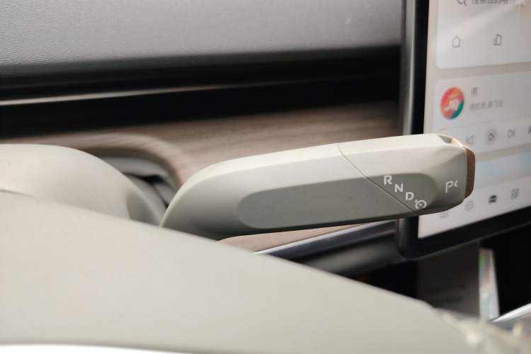 Used CHANGAN NEVO A07 2024 All-Electric "Real Bargain" Version 515 Elite Model 58.9 kWh Gear Lever