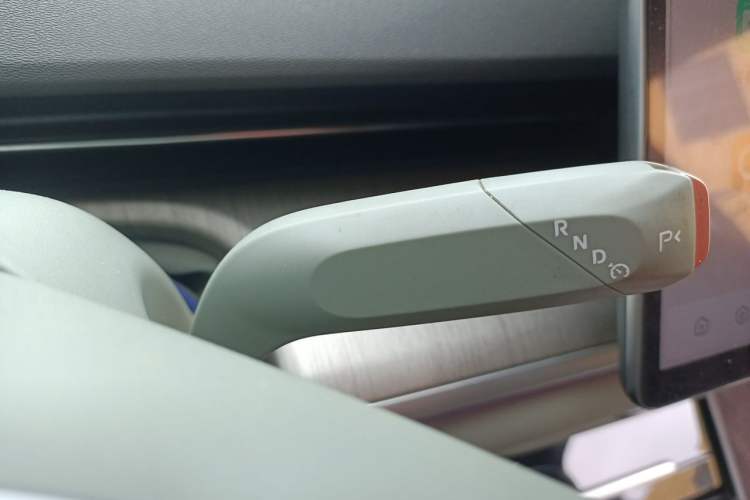 Used CHANGAN NEVO A07 2024 All-Electric "True Fragrance" Edition 710 Flagship Model Gear Lever
