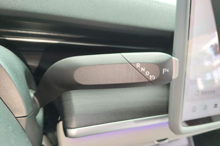 Used CHANGAN NEVO A07 2024 All-Electric "True Fragrance" Edition 710 Flagship Model Gear Lever