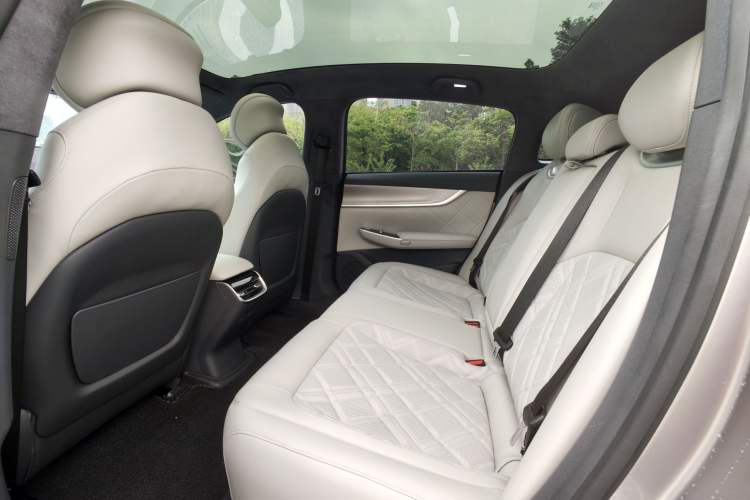 Used CHANGAN NEVO A07 2024 All-Electric "True Fragrance" Edition 710 Flagship Model Interior 2