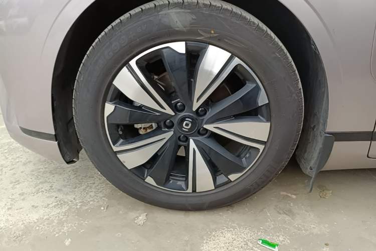 Used CHANGAN NEVO A07 2024 All-Electric "True Fragrant" Edition 515 Elite Model Left Front Wheel Hub