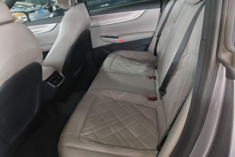 Used CHANGAN NEVO A07 2024 All-Electric "True Fragrant" Edition 515 Elite Model Left Rear Seat