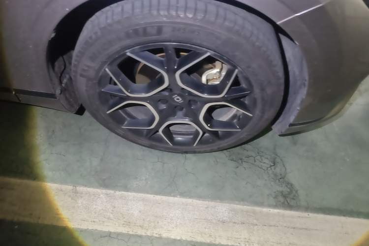 Used CHANGAN NEVO A07 2024 All-Electric "True Fragrance" Edition 710 Flagship Model Right Front Wheel Hub