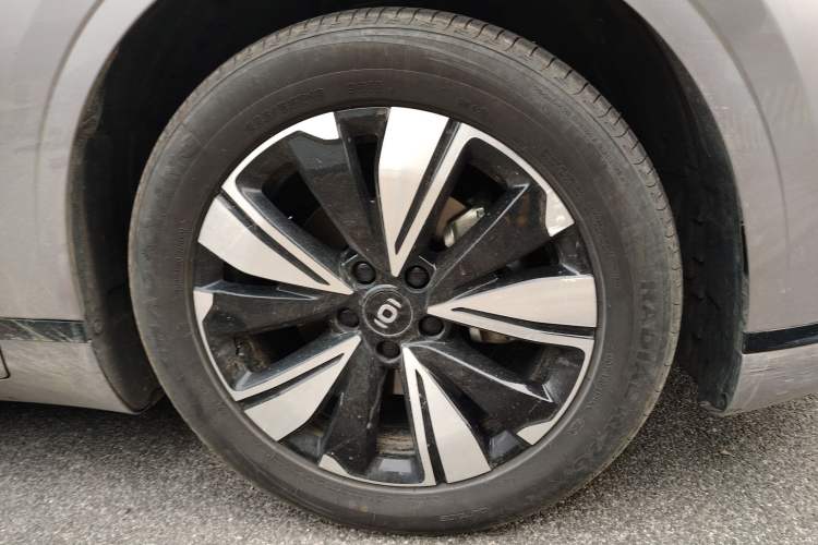 Used CHANGAN NEVO A07 2024 All-Electric "Real Bargain" Version 515 Elite Model 58.9 kWh Right Front Wheel Hub