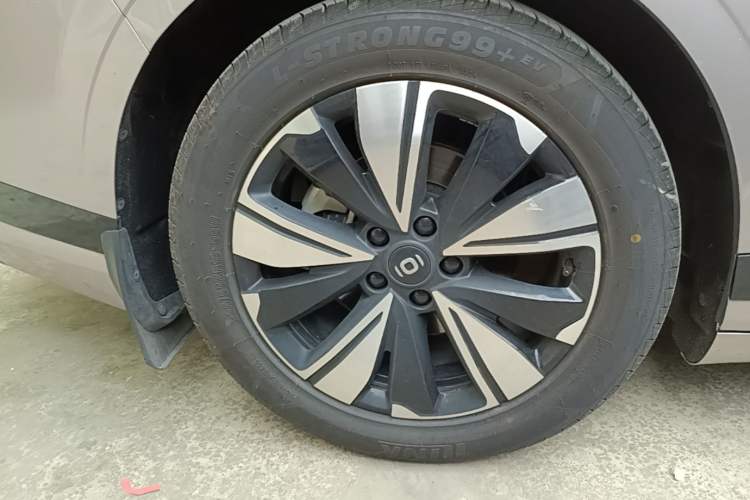 Used CHANGAN NEVO A07 2024 All-Electric "True Fragrant" Edition 515 Elite Model Right Rear Wheel Hub