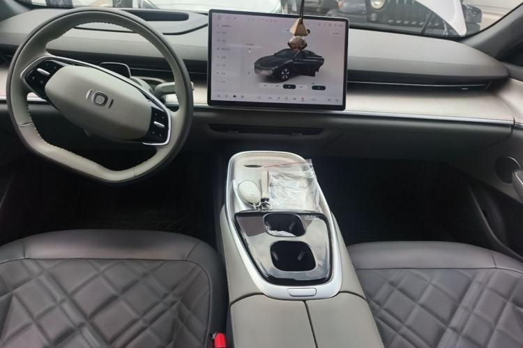Used CHANGAN NEVO A07 2024 All-Electric "True Fragrance" Edition 515 Luxurious Model 58.9 kWh Center Console