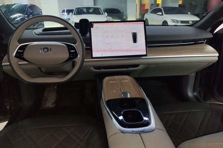 Used CHANGAN NEVO A07 2024 All-Electric "True Fragrant" Edition 515 Elite Model Center Console