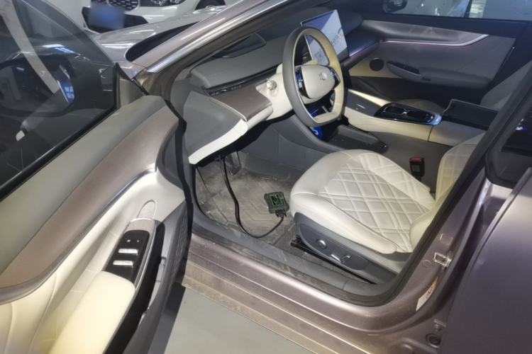 Used CHANGAN NEVO A07 2024 All-Electric "True Fragrance" Edition 710 Flagship Model Driver Seat