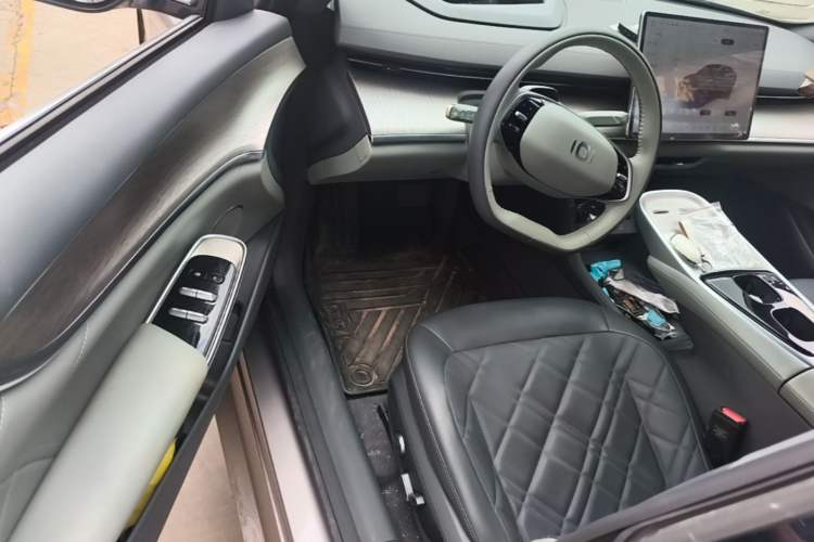 Used CHANGAN NEVO A07 2024 All-Electric "True Fragrance" Edition 515 Luxurious Model 58.9 kWh Driver Seat