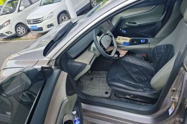 Used CHANGAN NEVO A07 2024 All-Electric "True Fragrant" Edition 515 Elite Model Driver Seat