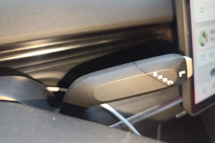 Used CHANGAN NEVO A07 2024 All-Electric "True Fragrance" Edition 710 Flagship Model Gear Lever