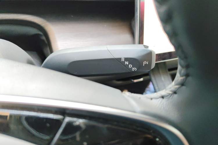 Used CHANGAN NEVO A07 2024 All-Electric "True Fragrance" Edition 710 Flagship Model Gear Lever