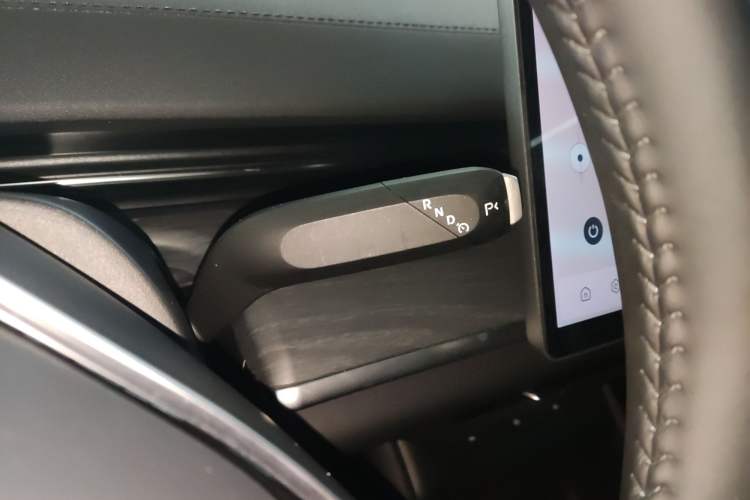 Used CHANGAN NEVO A07 2024 All-Electric "True Fragrance" Edition 710 Flagship Model Gear Lever