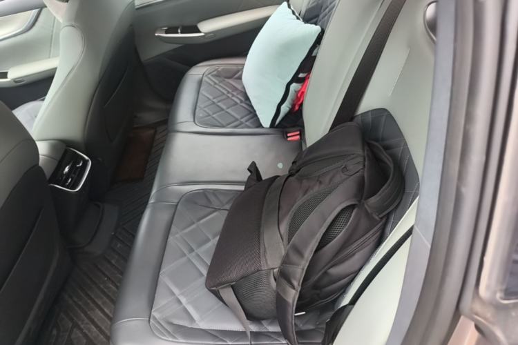 Used CHANGAN NEVO A07 2024 All-Electric "True Fragrance" Edition 515 Luxurious Model 58.9 kWh Left Rear Seat