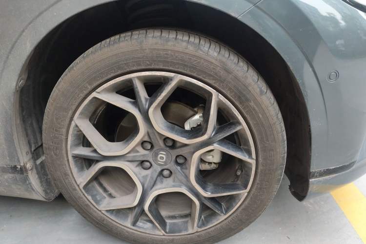 Used CHANGAN NEVO A07 2024 All-Electric "True Fragrance" Edition 710 Flagship Model Right Front Wheel Hub