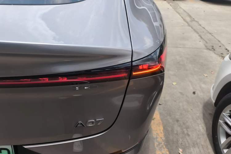 Used CHANGAN NEVO A07 2024 All-Electric "True Fragrance" Edition 515 Luxurious Model 58.9 kWh Right Rear Taillight
