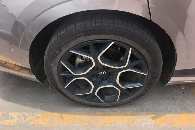 Used CHANGAN NEVO A07 2024 All-Electric "True Fragrance" Edition 515 Luxurious Model 58.9 kWh Right Rear Wheel Hub