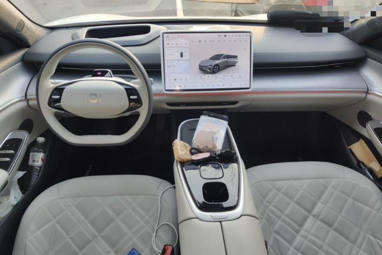 Used CHANGAN NEVO A07 2024 All-Electric "True Fragrance" Edition 710 Flagship Model Center Console