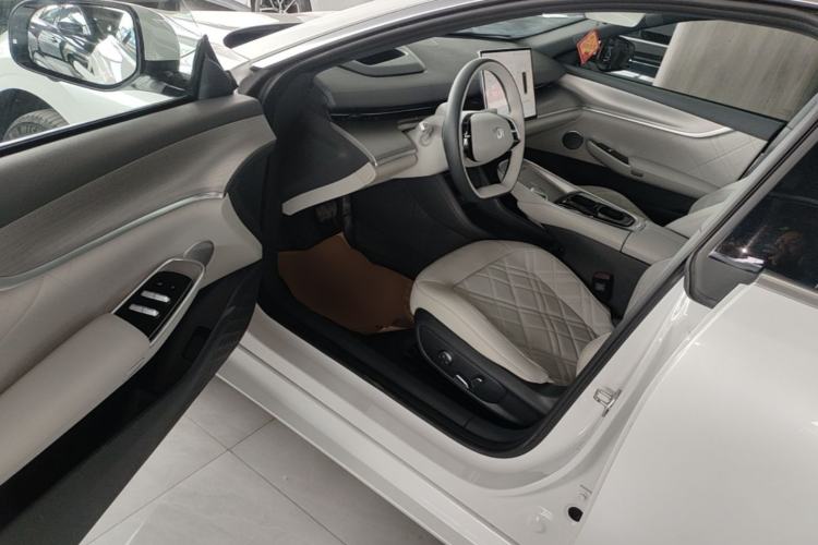 Used CHANGAN NEVO A07 2024 All-Electric "True Fragrance" Edition 515 Luxurious Model 58.9 kWh Driver Seat