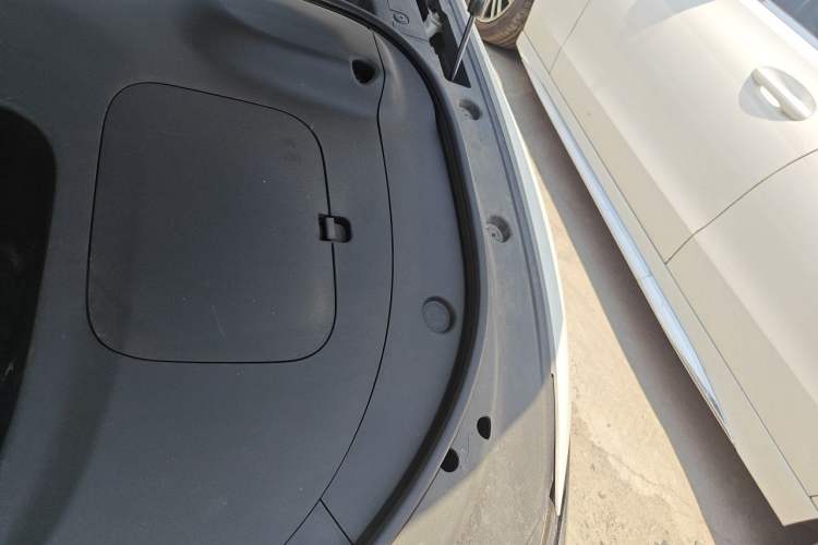 Used CHANGAN NEVO A07 2024 All-Electric "True Fragrance" Edition 710 Flagship Model Engine Bay Left
