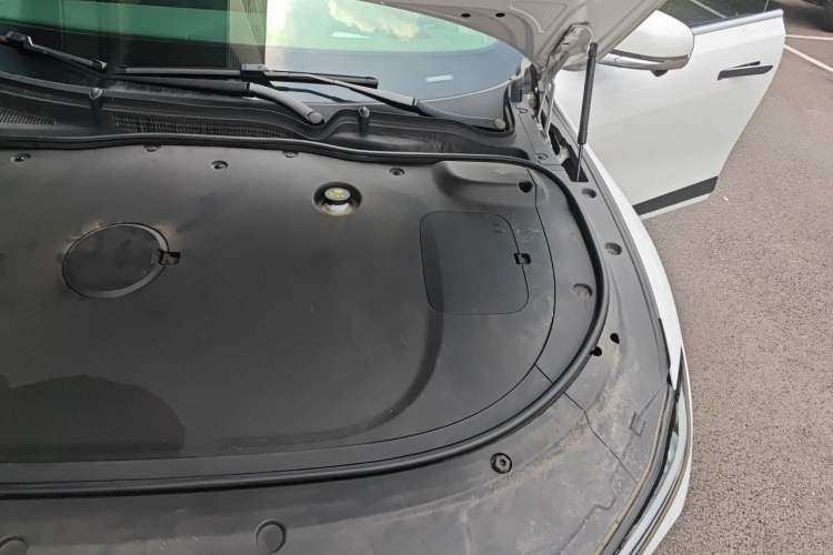 Used CHANGAN NEVO A07 2024 All-Electric "True Fragrance" Edition 710 Flagship Model Engine Bay Left
