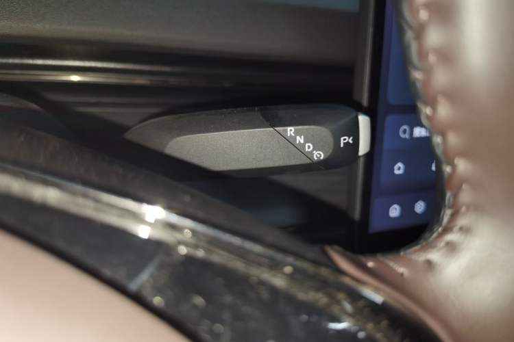Used CHANGAN NEVO A07 2024 All-Electric "True Fragrance" Edition 710 Flagship Model Gear Lever