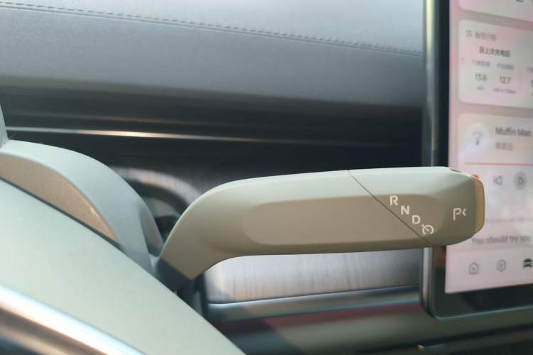 Used CHANGAN NEVO A07 2024 All-Electric "True Fragrance" Edition 710 Flagship Model Gear Lever