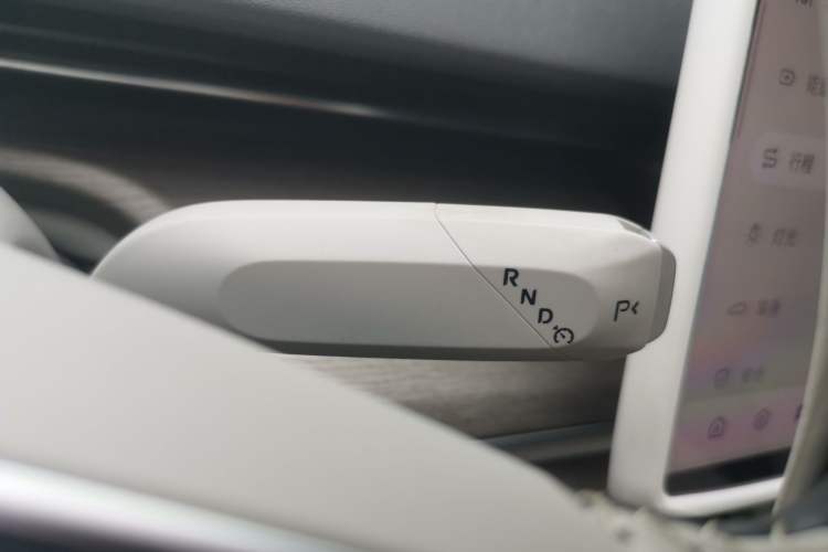 Used CHANGAN NEVO A07 2024 All-Electric "Real Bargain" Version 515 Elite Model 58.9 kWh Gear Lever