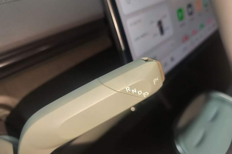 Used CHANGAN NEVO A07 2024 All-Electric "True Fragrance" Edition 710 Flagship Model Gear Lever