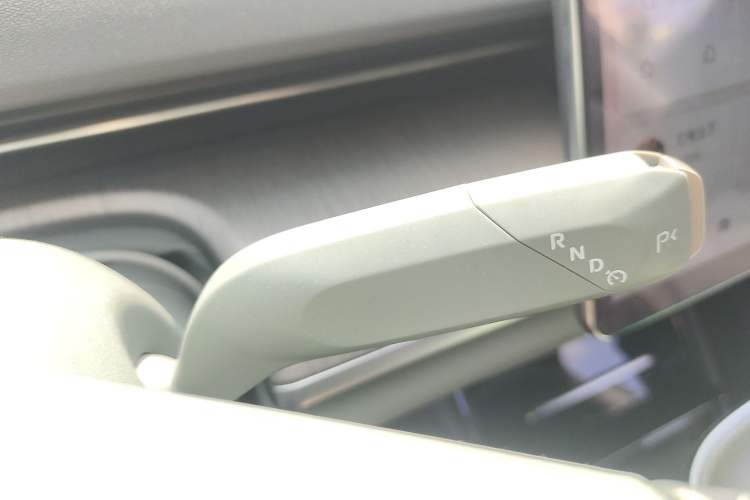 Used CHANGAN NEVO A07 2024 All-Electric "True Fragrance" Edition 710 Flagship Model Gear Lever