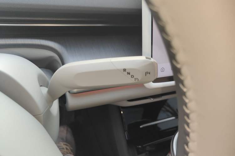 Used CHANGAN NEVO A07 2024 All-Electric "True Fragrance" Edition 710 Flagship Model Gear Lever