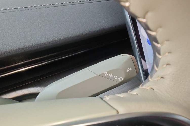Used CHANGAN NEVO A07 2024 All-Electric "True Fragrance" Edition 515 Luxurious Model 58.9 kWh Gear Lever