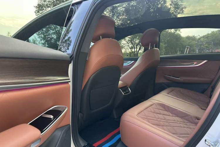 Used CHANGAN NEVO A07 2024 All-Electric "True Fragrance" Edition 710 Flagship Model Interior 3