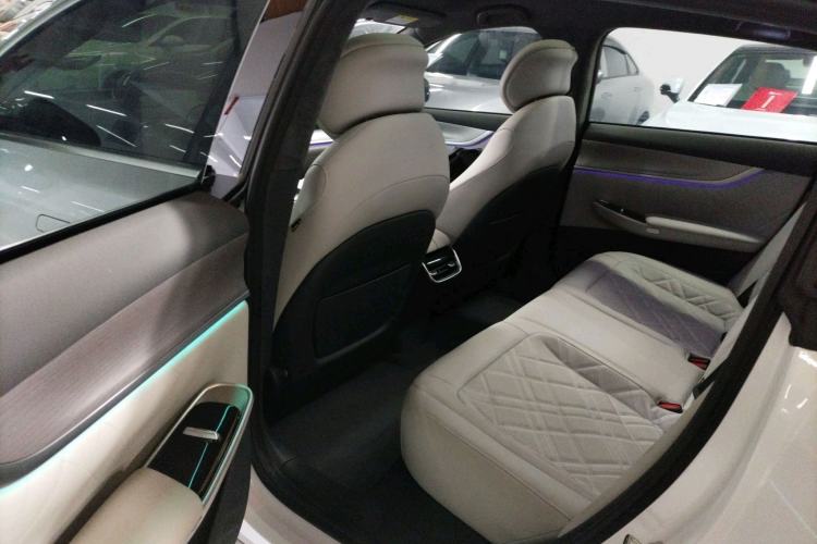 Used CHANGAN NEVO A07 2024 All-Electric "True Fragrance" Edition 710 Flagship Model Interior 3