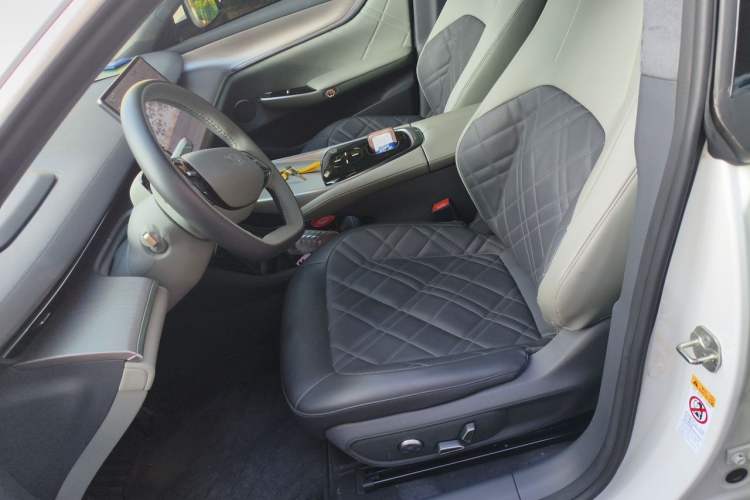 Used CHANGAN NEVO A07 2024 All-Electric "True Fragrance" Edition 710 Flagship Model Left Front Seat