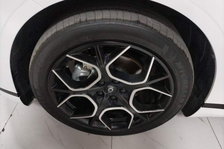 Used CHANGAN NEVO A07 2024 All-Electric "True Fragrance" Edition 710 Flagship Model Left Front Wheel Hub