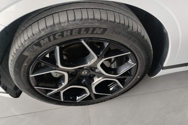 Used CHANGAN NEVO A07 2024 All-Electric "True Fragrance" Edition 515 Luxurious Model 58.9 kWh Left Front Wheel Hub