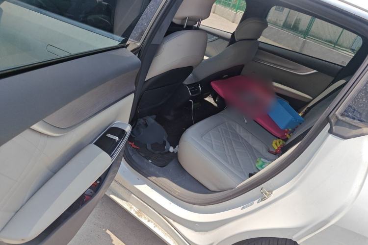 Used CHANGAN NEVO A07 2024 All-Electric "True Fragrance" Edition 710 Flagship Model Left Rear Seat