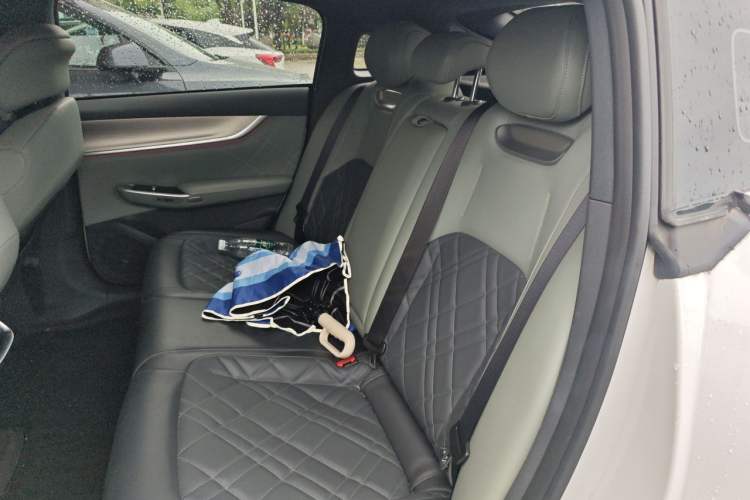Used CHANGAN NEVO A07 2024 All-Electric "True Fragrance" Edition 515 Luxurious Model 58.9 kWh Left Rear Seat