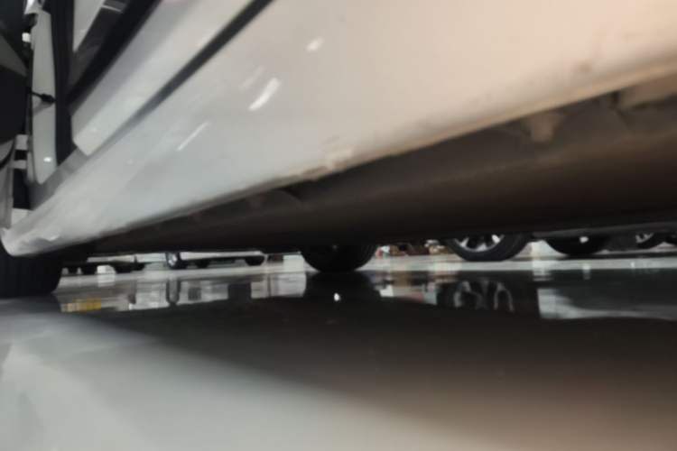 Used CHANGAN NEVO A07 2024 All-Electric "True Fragrance" Edition 710 Flagship Model Left Side Sill