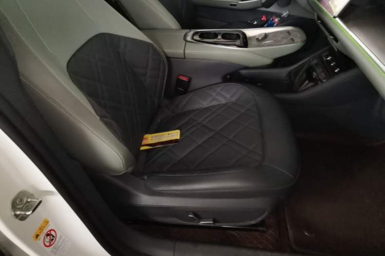 Used CHANGAN NEVO A07 2024 All-Electric "True Fragrance" Edition 710 Flagship Model Right Front Seat