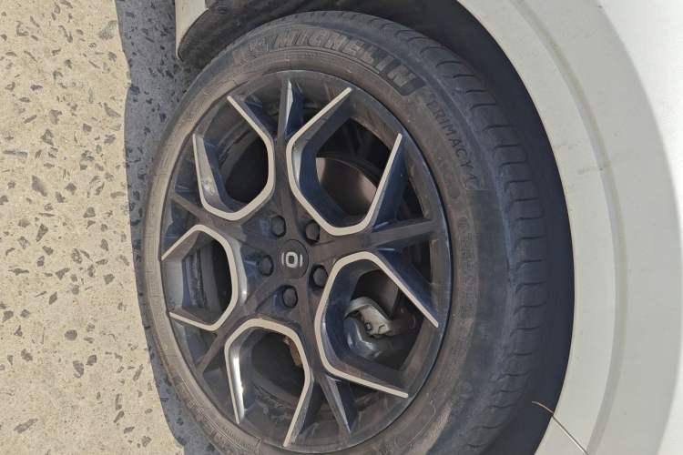 Used CHANGAN NEVO A07 2024 All-Electric "True Fragrance" Edition 710 Flagship Model Right Front Wheel Hub