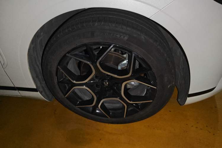 Used CHANGAN NEVO A07 2024 Pure Electric "True Fragrance" Edition 515 Prestige Model Right Front Wheel Hub