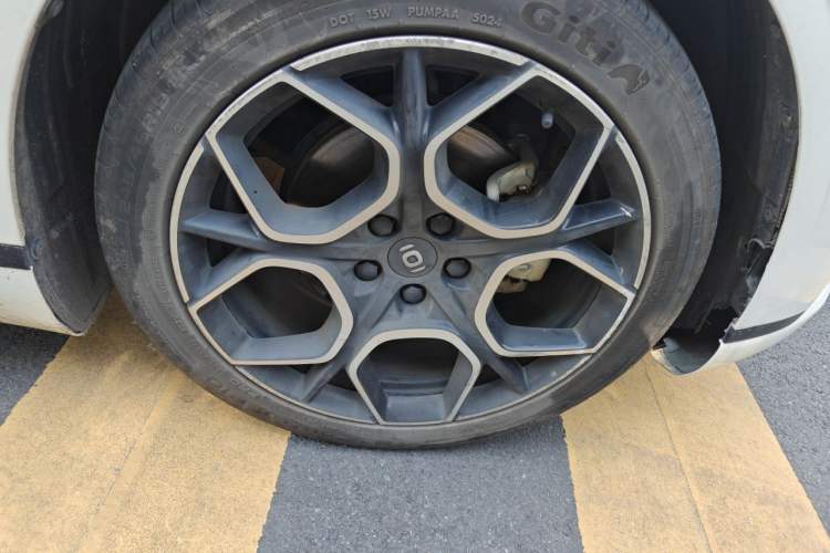 Used CHANGAN NEVO A07 2024 All-Electric "True Fragrance" Edition 710 Flagship Model Right Front Wheel Hub