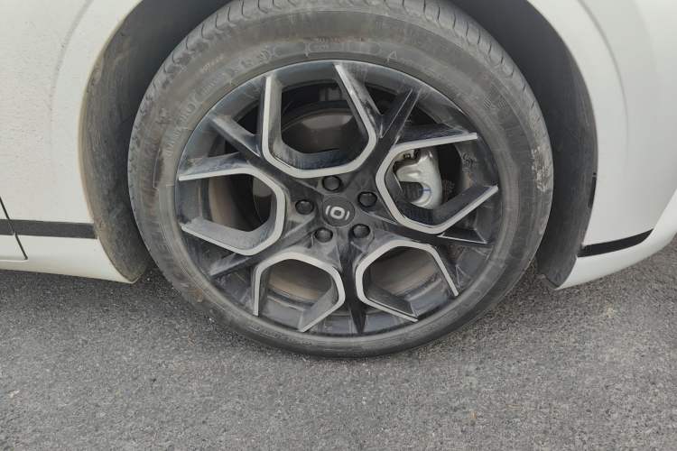Used CHANGAN NEVO A07 2024 All-Electric "True Fragrance" Edition 710 Flagship Model Right Front Wheel Hub