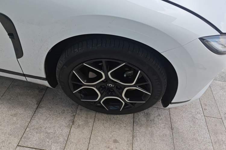 Used CHANGAN NEVO A07 2024 All-Electric "True Fragrance" Edition 710 Flagship Model Right Front Wheel Hub