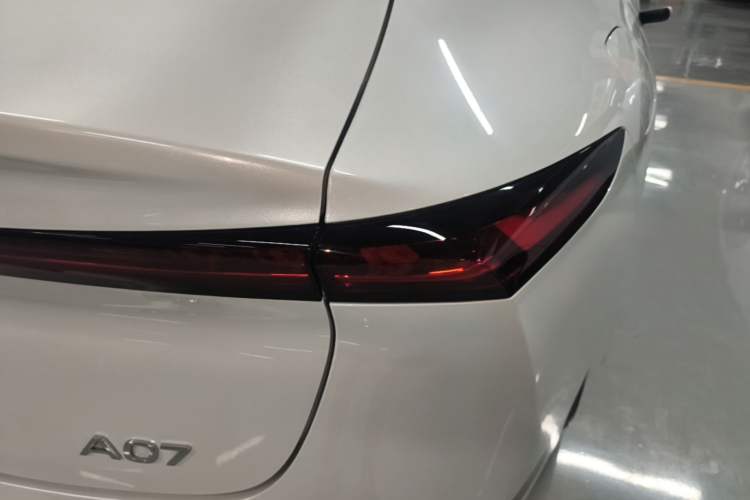 Used CHANGAN NEVO A07 2024 All-Electric "True Fragrance" Edition 710 Flagship Model Right Rear Taillight