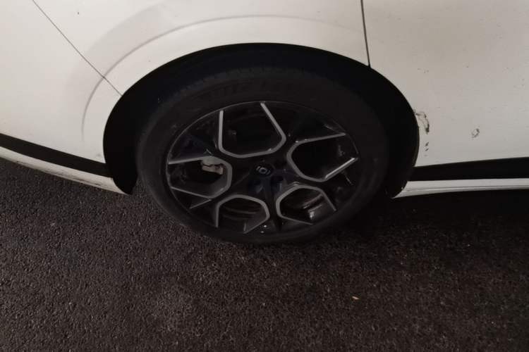 Used CHANGAN NEVO A07 2024 All-Electric "True Fragrance" Edition 710 Flagship Model Right Rear Wheel Hub
