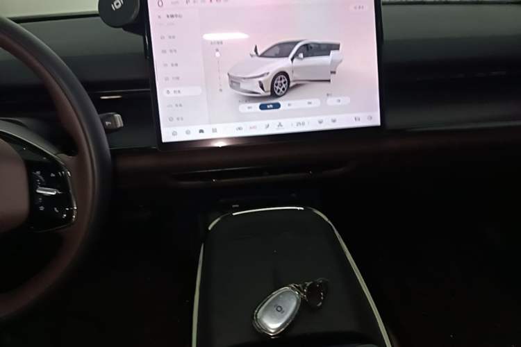 Used CHANGAN NEVO A07 2025 Blue Whale Pure Electric Version 625 Luxury Model Audio And AC Panel