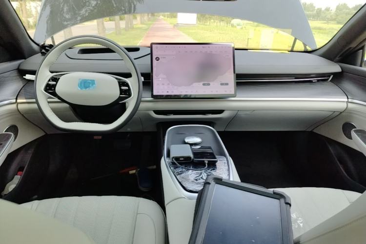 Used CHANGAN NEVO A07 2025 All-Electric "True Fragrance" Edition 710-Mile Long-Range Version Center Console